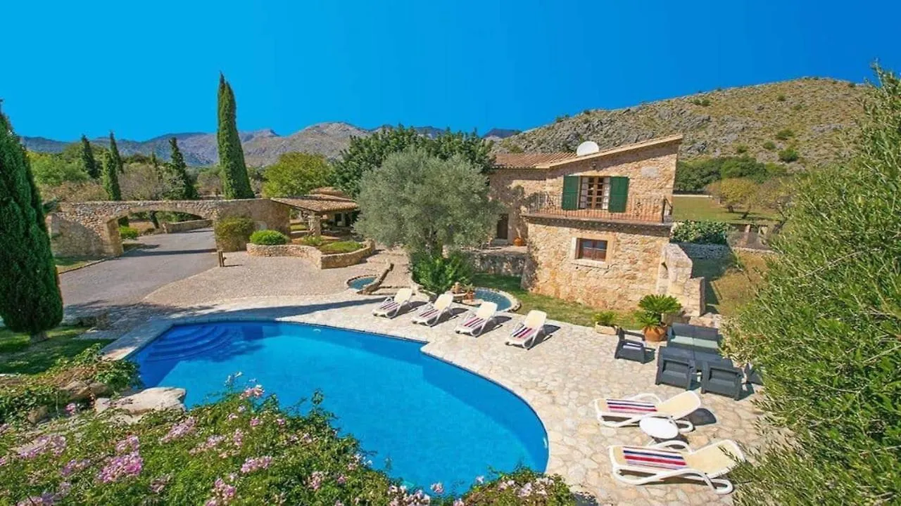 Finca Bennassar Pollenca Villa