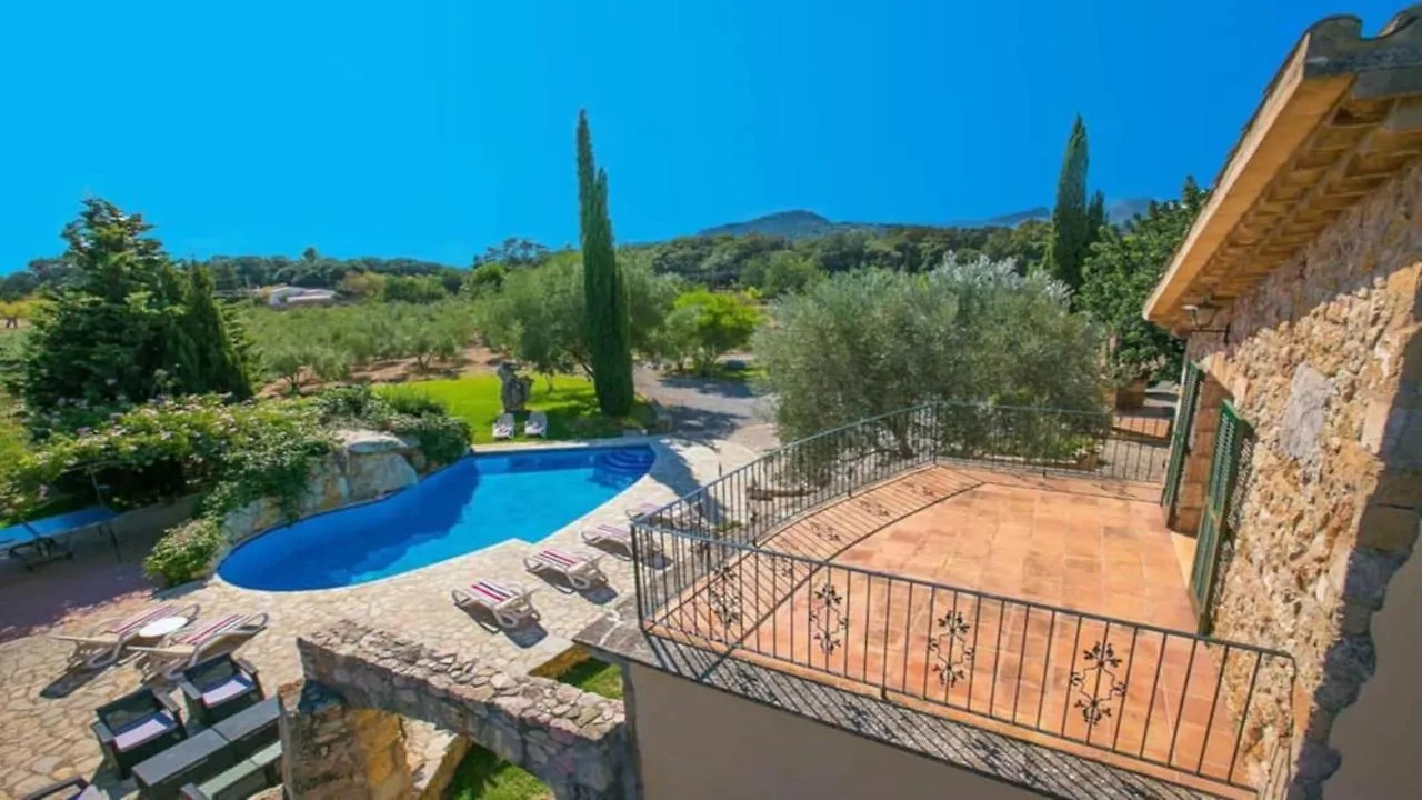 Finca Bennassar Pollença 0*,